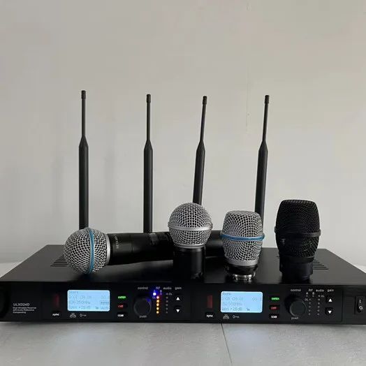 Sistema Audio Professionale a  - Uhf Wireless Microphone System Dual Channel recensione e prezzo